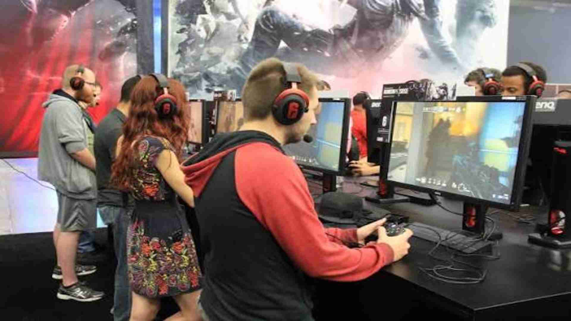 Multiplayer Games with Strategic Online Victory Paths